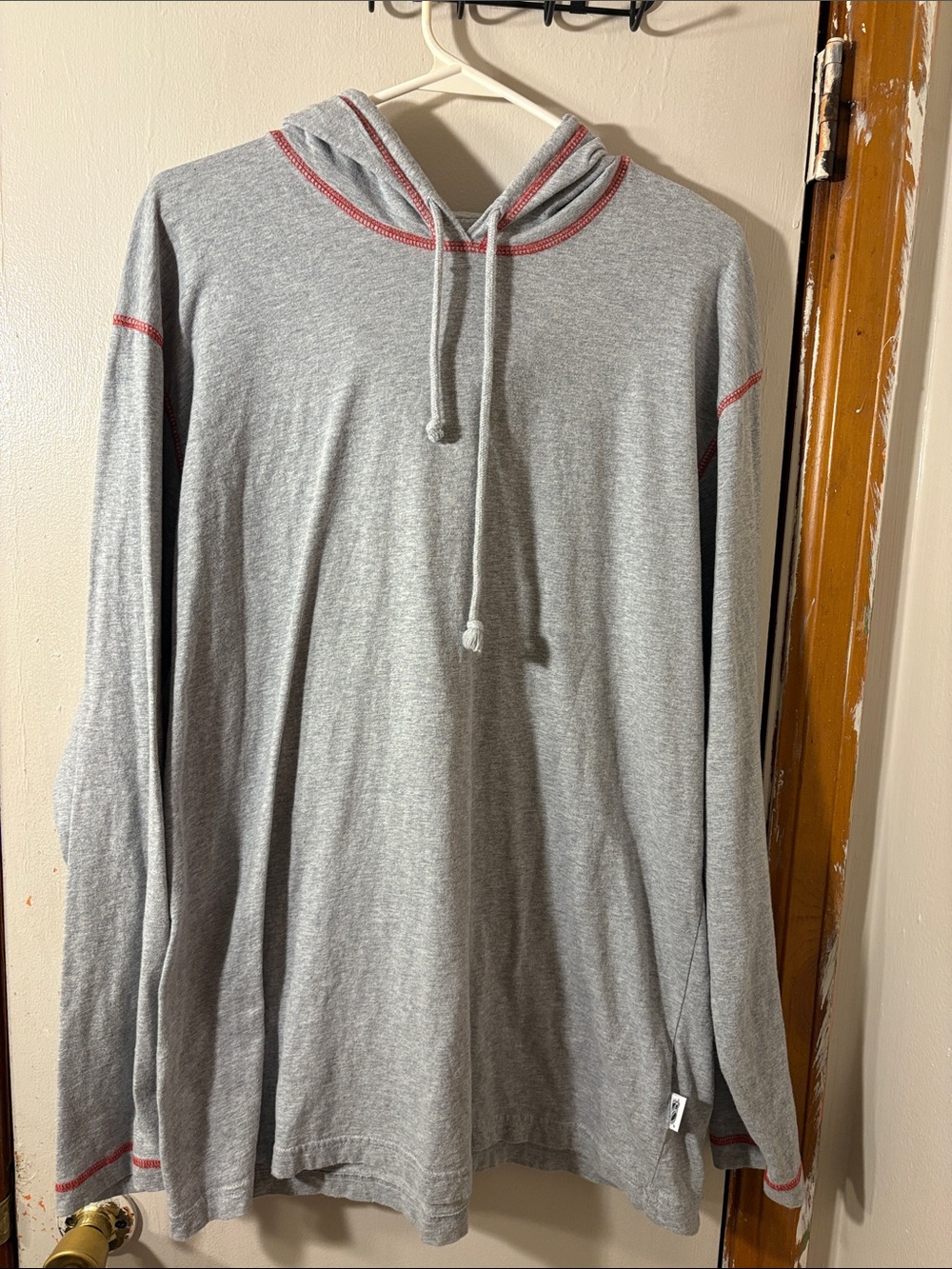Black Hawks NHL Lightweight Gray Hooded Long-Sleeve Shirt with Red Stitching